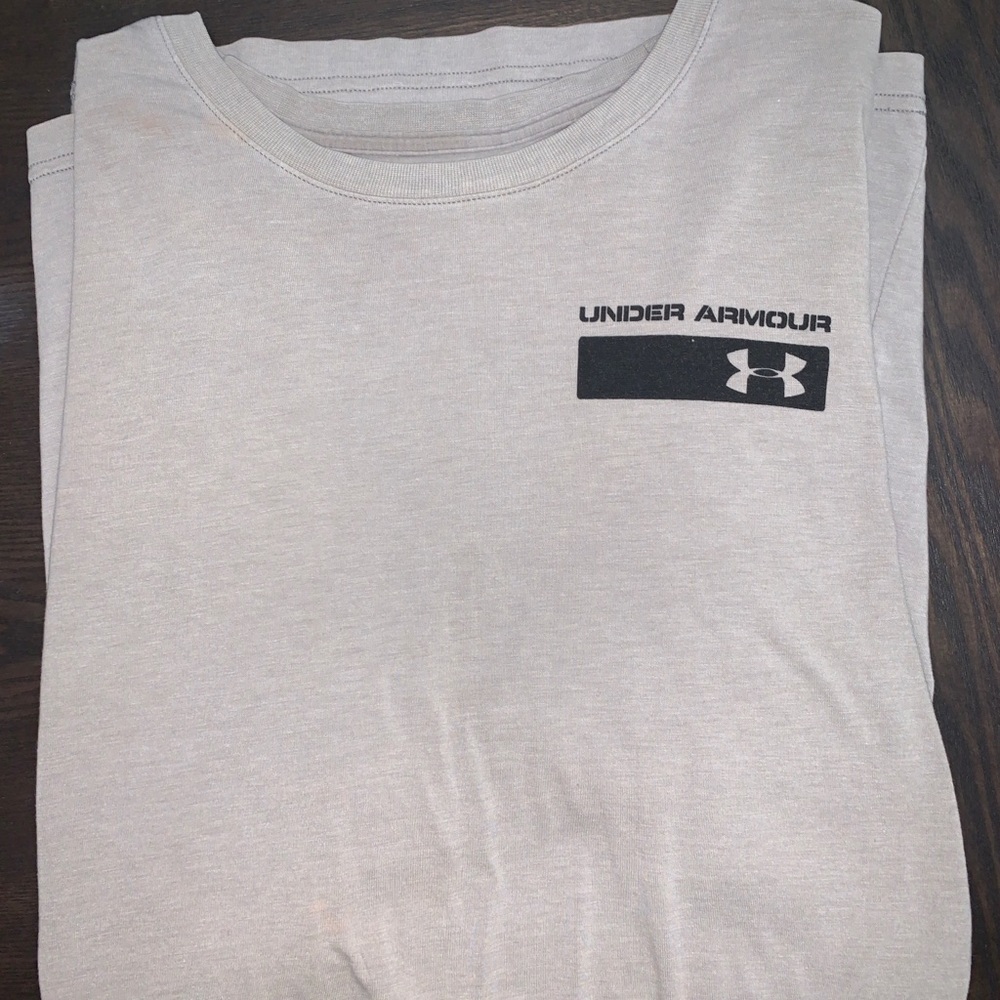 Under Armour T-shirt
